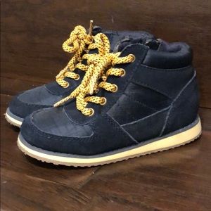Stylish boys high top sneakers! Size 10, dark blue